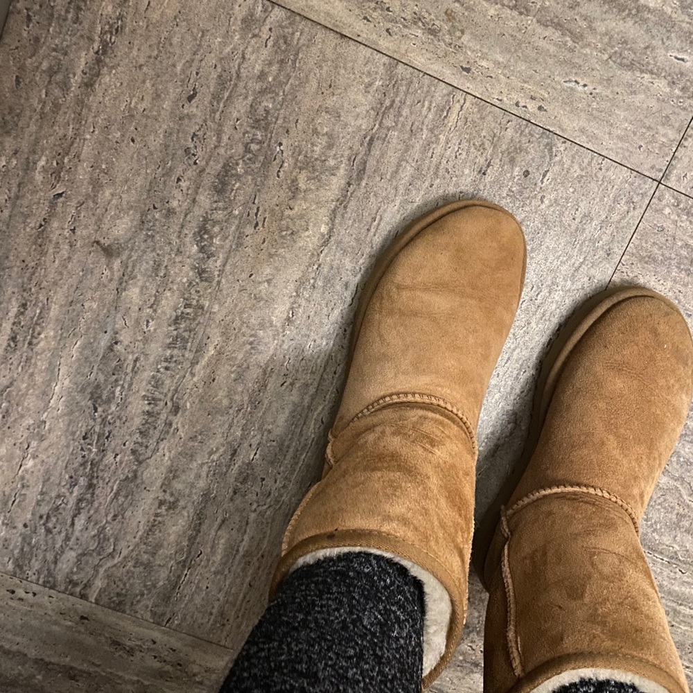 Ugg boots - Picture 10 of 11